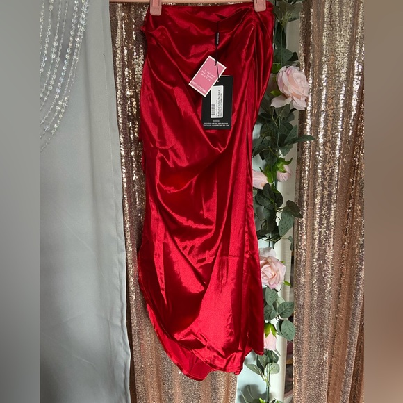 Red Ruched Tie Side Satin Midi Skirt - Super Sexy Slit - Pretty Little Thing sz2 - Picture 7 of 9